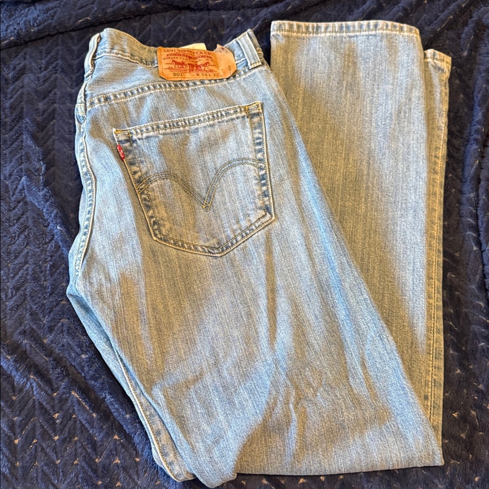 Levi's Classic Light Blue Jeans